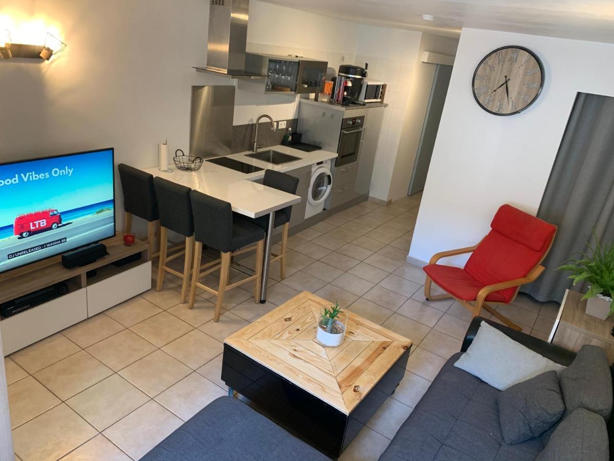 Appartement moderne au centre-ville de Vaison Extérieur photo